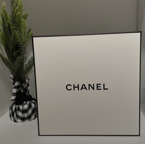 CHANEL Other - CHANEL Holiday Gift Box 🎁